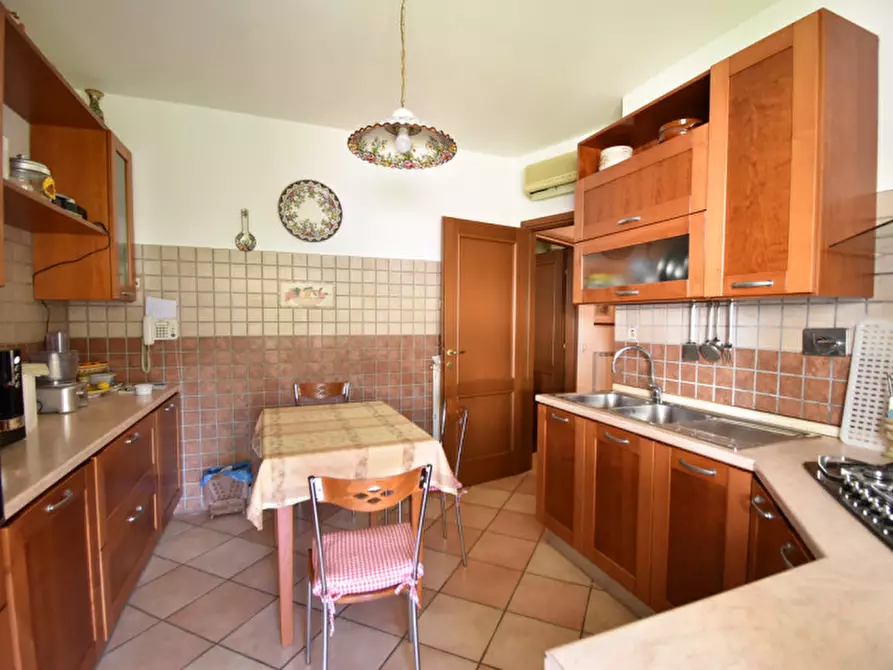 Immagine 27 di Villa in vendita  in VIA DEI BUONVISI a Roma