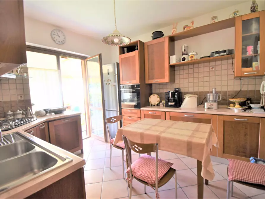 Immagine 28 di Villa in vendita  in VIA DEI BUONVISI a Roma