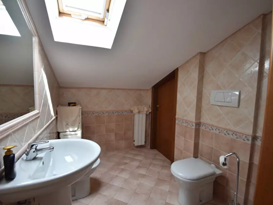 Immagine 31 di Villa in vendita  in VIA DEI BUONVISI a Roma