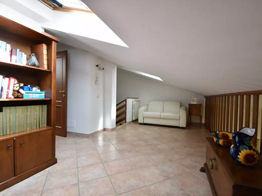 Immagine 36 di Villa in vendita  in VIA DEI BUONVISI a Roma