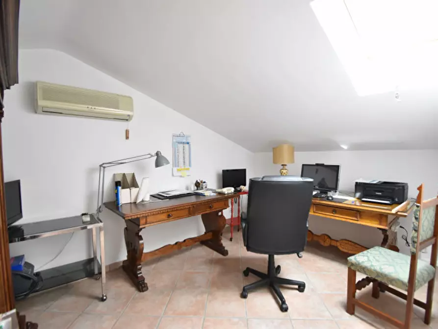 Immagine 38 di Villa in vendita  in VIA DEI BUONVISI a Roma