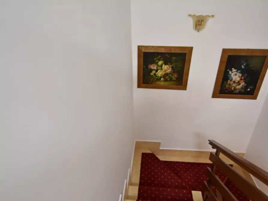 Immagine 43 di Villa in vendita  in VIA DEI BUONVISI a Roma