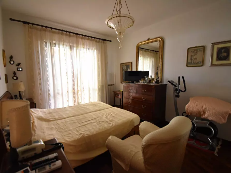 Immagine 45 di Villa in vendita  in VIA DEI BUONVISI a Roma