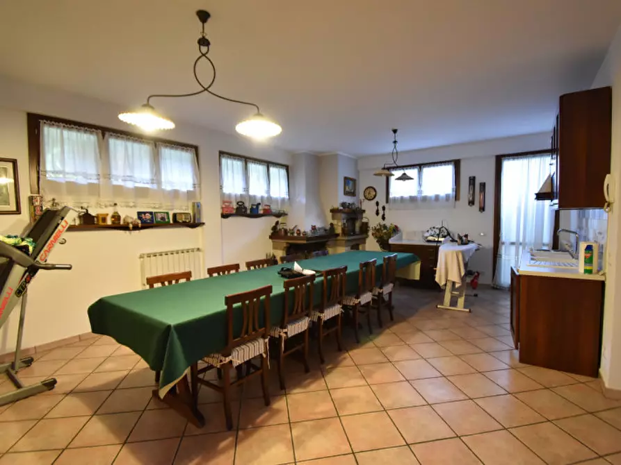 Immagine 48 di Villa in vendita  in VIA DEI BUONVISI a Roma