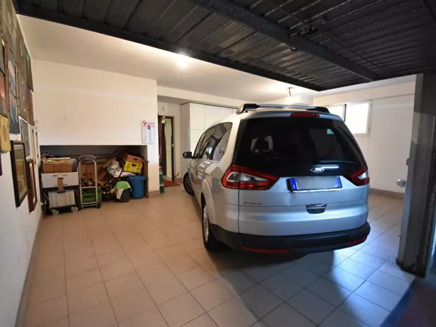 Immagine 52 di Villa in vendita  in VIA DEI BUONVISI a Roma