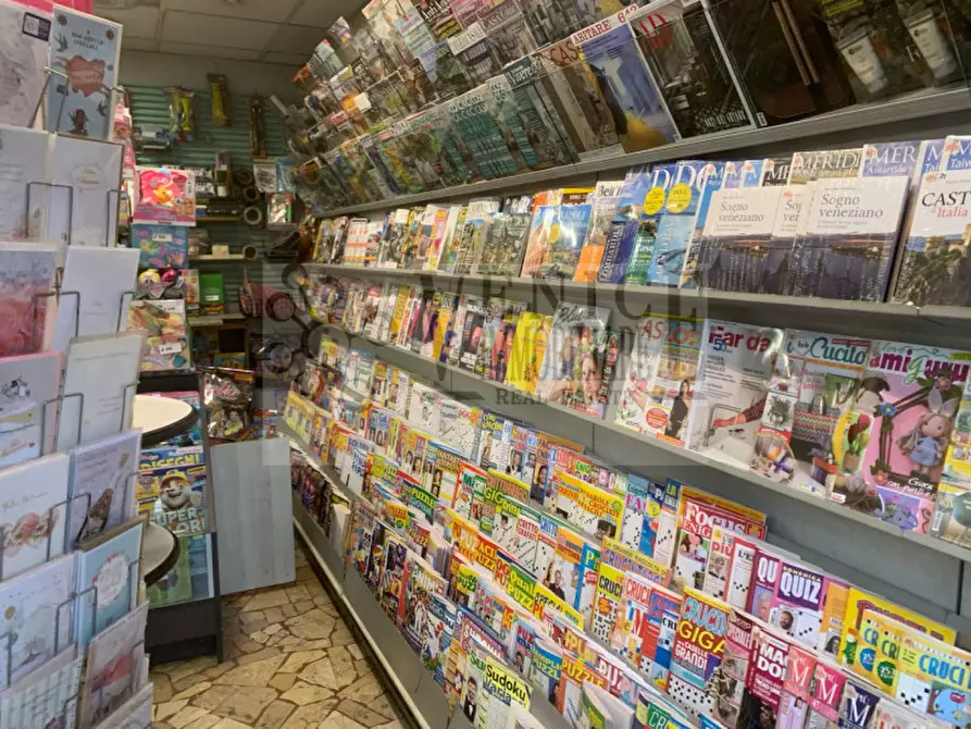 Immagine 2 di Attività commerciale in vendita  a Venezia