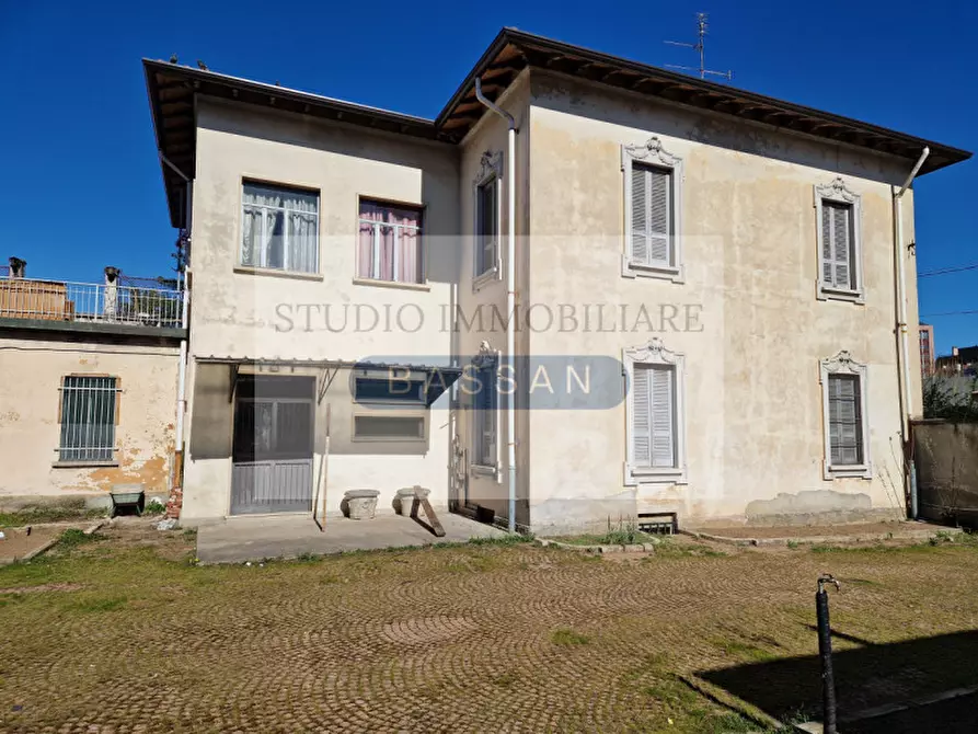 Immagine 13 di Appartamento in vendita  in Via Due Giugno 14 a Gallarate