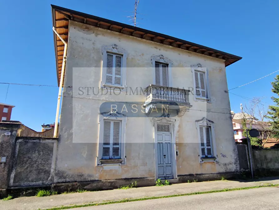 Immagine 15 di Appartamento in vendita  in Via Due Giugno 14 a Gallarate