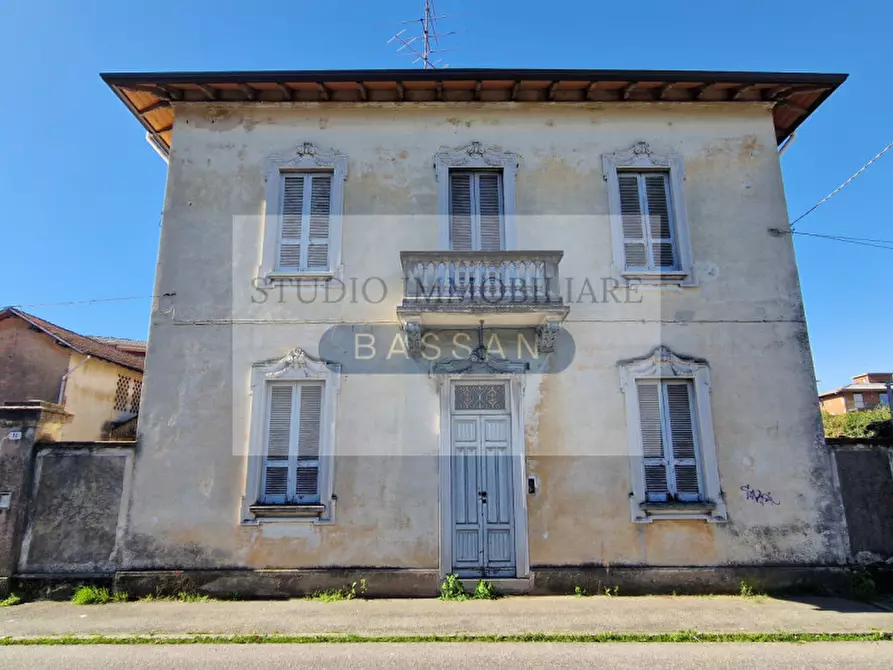 Immagine 16 di Appartamento in vendita  in Via Due Giugno 14 a Gallarate