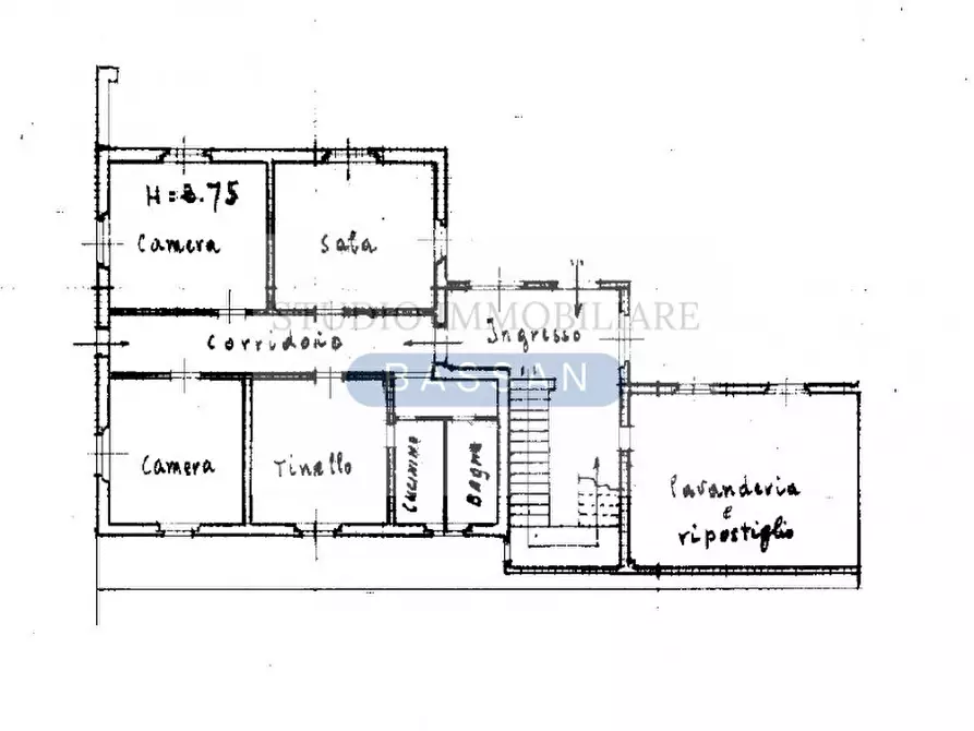 Immagine 17 di Appartamento in vendita  in Via Due Giugno 14 a Gallarate