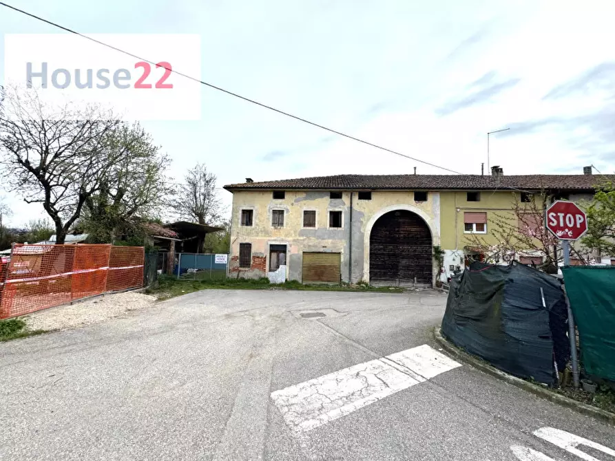 Immagine 3 di Casa indipendente in vendita  in vicenza, Strada Della Caveggiara 60 a Vicenza