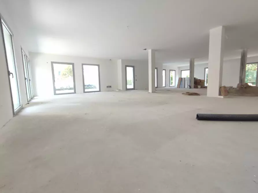 Immagine 1 di Attività commerciale in affitto  a Cittadella