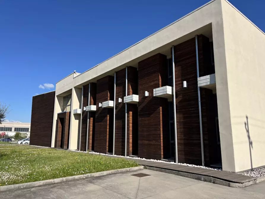 Immagine 1 di Capannone industriale in vendita  a Treviso