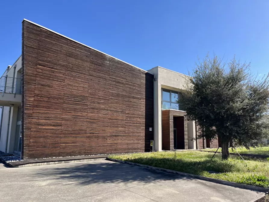 Immagine 2 di Capannone industriale in vendita  a Treviso