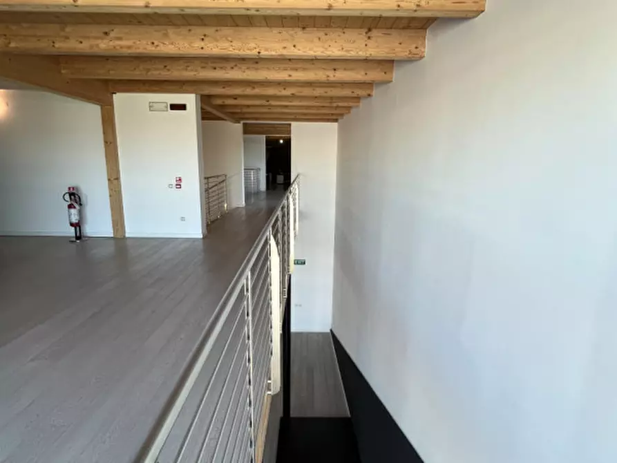 Immagine 4 di Capannone industriale in vendita  a Treviso