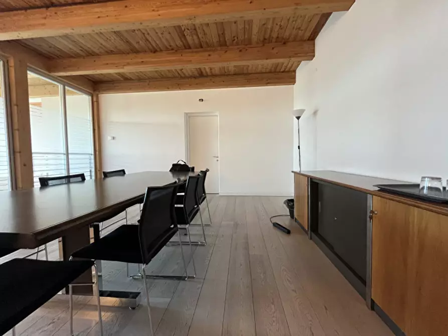 Immagine 8 di Capannone industriale in vendita  a Treviso