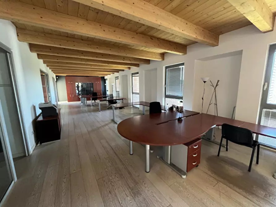 Immagine 9 di Capannone industriale in vendita  a Treviso