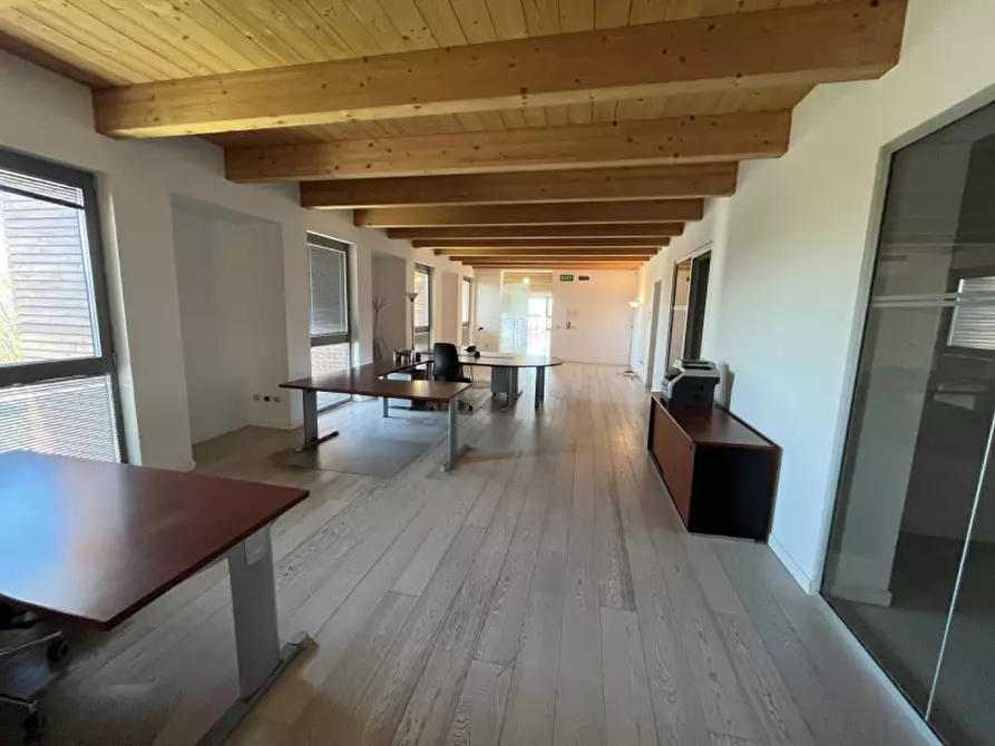 Immagine 10 di Capannone industriale in vendita  a Treviso