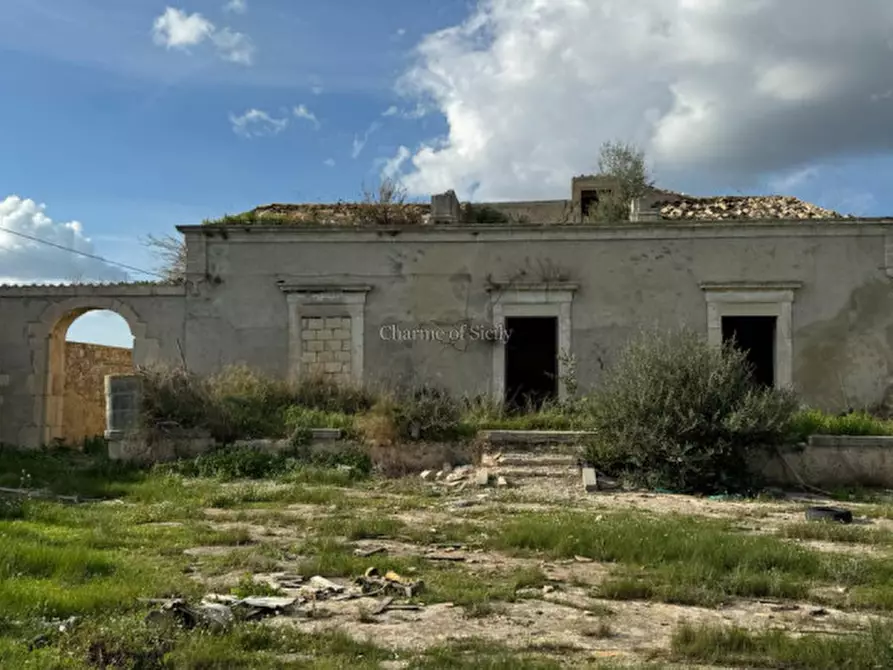 Immagine 8 di Casa indipendente in vendita  a Rosolini