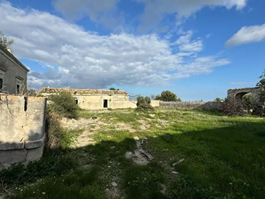 Immagine 21 di Casa indipendente in vendita  a Rosolini