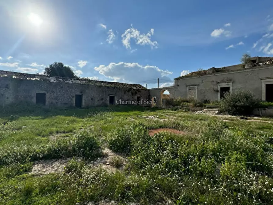 Immagine 23 di Casa indipendente in vendita  a Rosolini