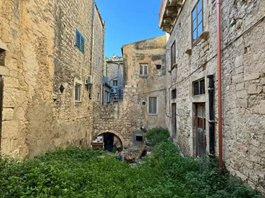 Immagine 21 di Casa indipendente in vendita  a Modica