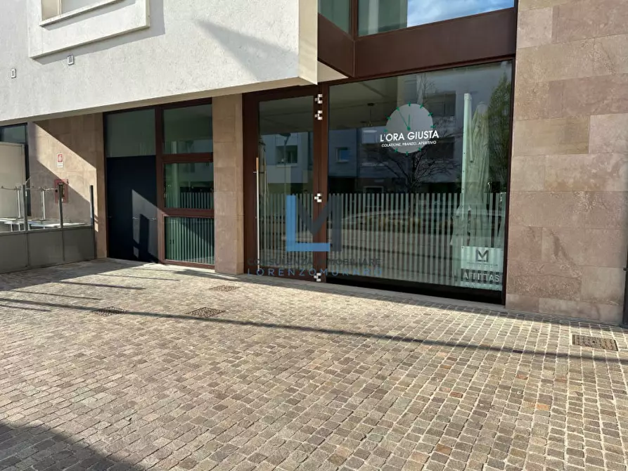 Immagine 16 di Negozio in affitto  a Montebelluna