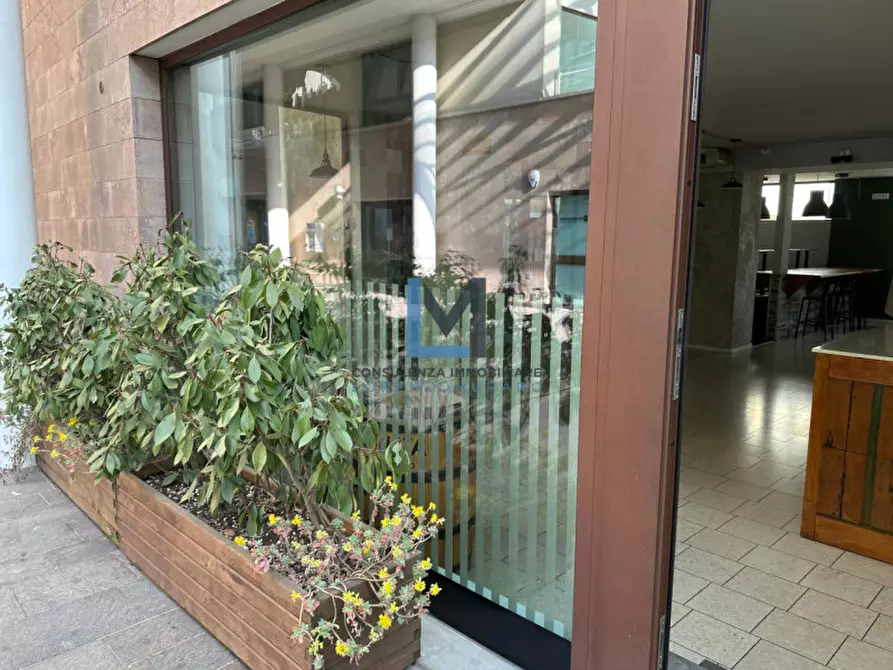 Immagine 17 di Negozio in affitto  a Montebelluna