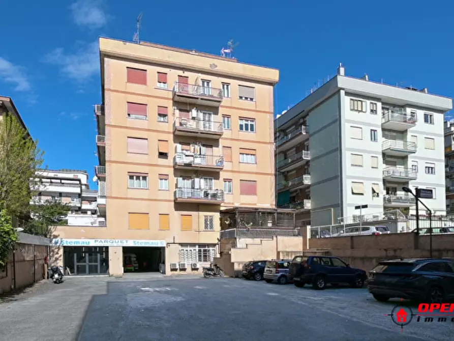 Immagine 3 di Negozio in affitto  in via pieve ligure a Roma