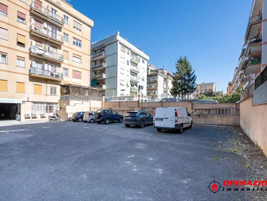 Immagine 4 di Negozio in affitto  in via pieve ligure a Roma