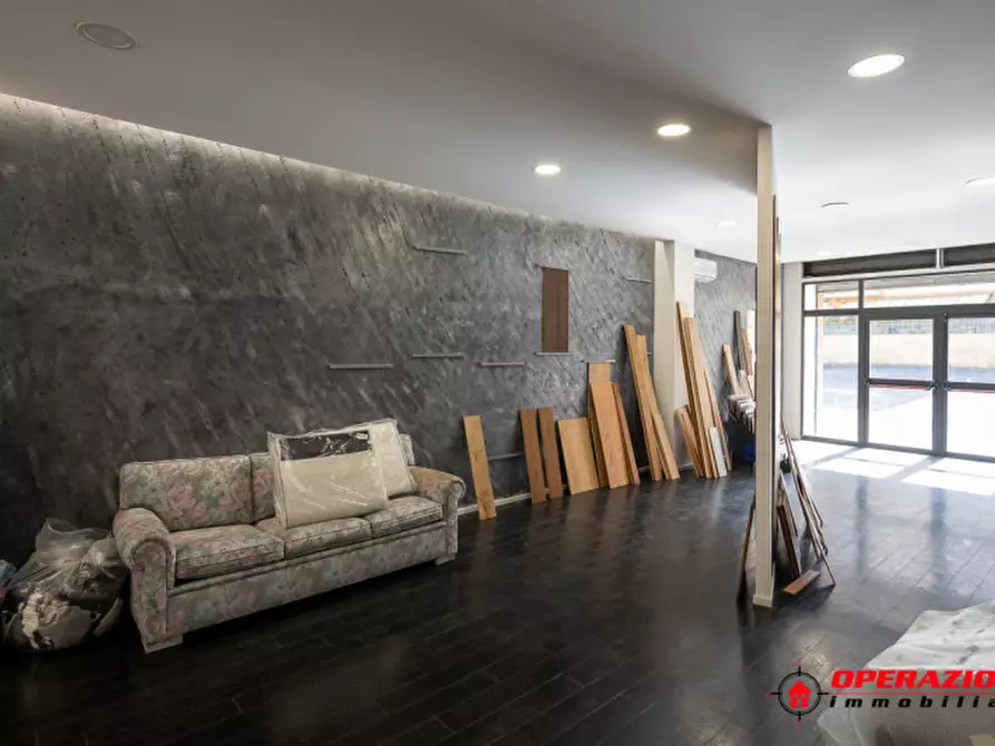 Immagine 7 di Negozio in affitto  in via pieve ligure a Roma