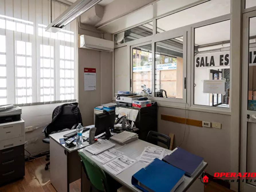 Immagine 9 di Negozio in affitto  in via pieve ligure a Roma