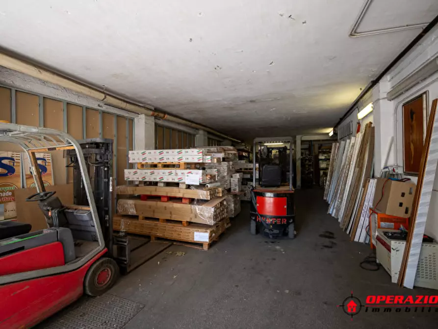 Immagine 16 di Negozio in affitto  in via pieve ligure a Roma