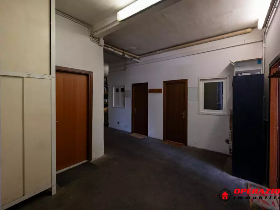 Immagine 18 di Negozio in affitto  in via pieve ligure a Roma