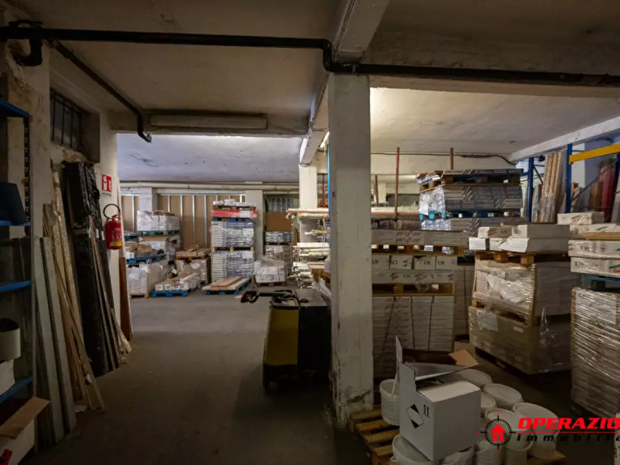 Immagine 20 di Negozio in affitto  in via pieve ligure a Roma