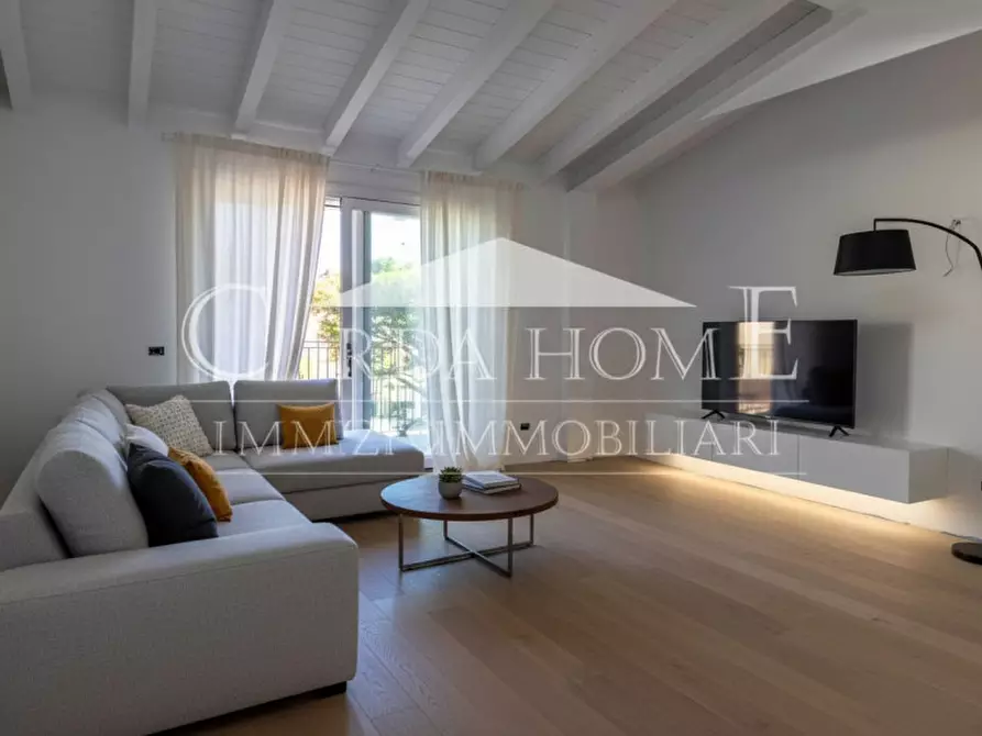 Immagine 1 di Appartamento in vendita  in Via Lecco a Desenzano Del Garda