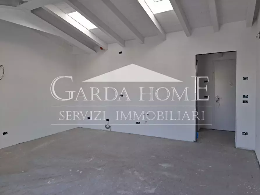 Immagine 8 di Appartamento in vendita  in Via Lecco a Desenzano Del Garda