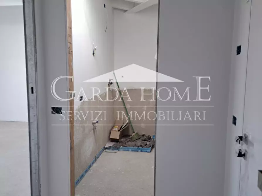 Immagine 10 di Appartamento in vendita  in Via Lecco a Desenzano Del Garda