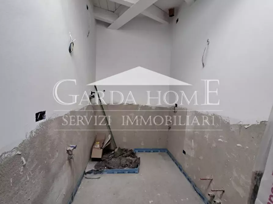 Immagine 11 di Appartamento in vendita  in Via Lecco a Desenzano Del Garda