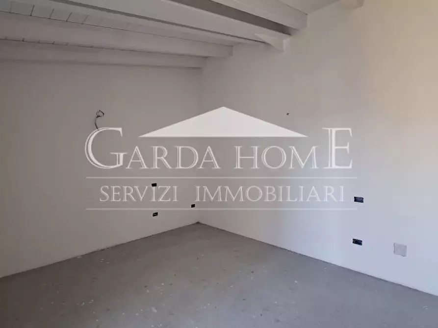 Immagine 12 di Appartamento in vendita  in Via Lecco a Desenzano Del Garda