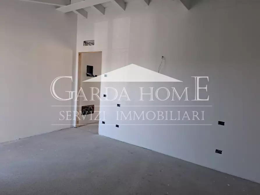 Immagine 17 di Appartamento in vendita  in Via Lecco a Desenzano Del Garda