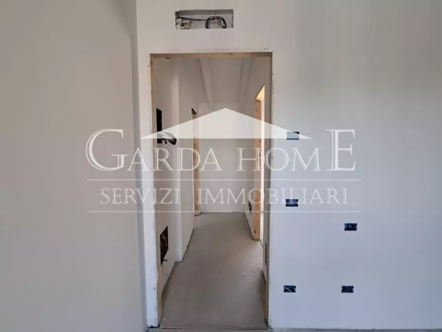 Immagine 18 di Appartamento in vendita  in Via Lecco a Desenzano Del Garda