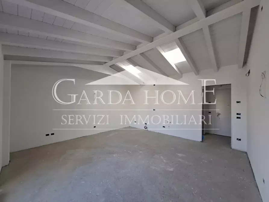 Immagine 22 di Appartamento in vendita  in Via Lecco a Desenzano Del Garda