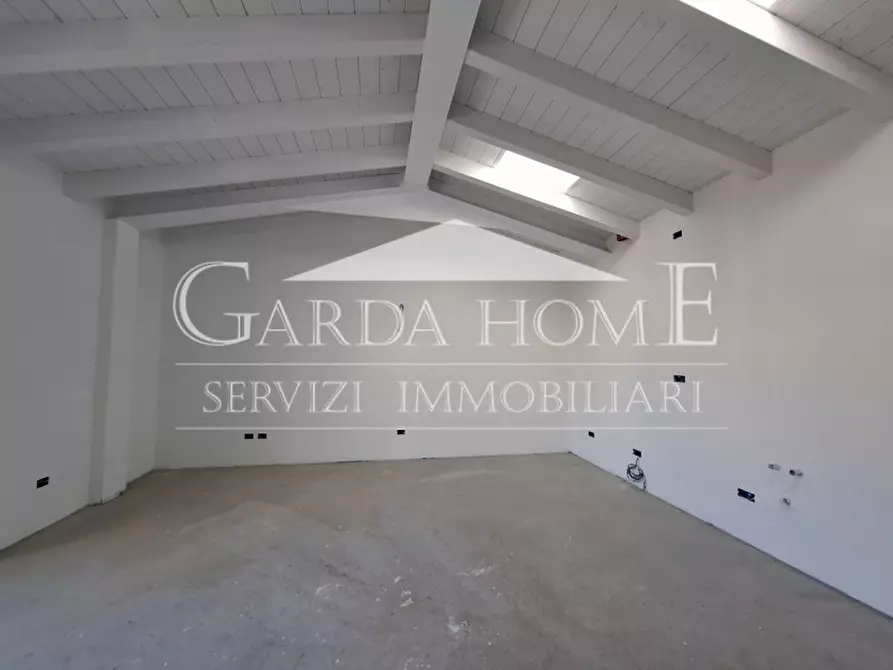 Immagine 23 di Appartamento in vendita  in Via Lecco a Desenzano Del Garda