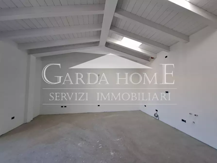 Immagine 24 di Appartamento in vendita  in Via Lecco a Desenzano Del Garda