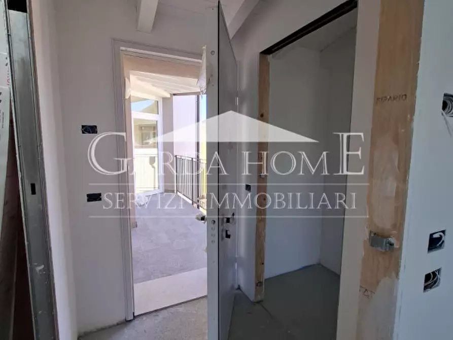 Immagine 25 di Appartamento in vendita  in Via Lecco a Desenzano Del Garda