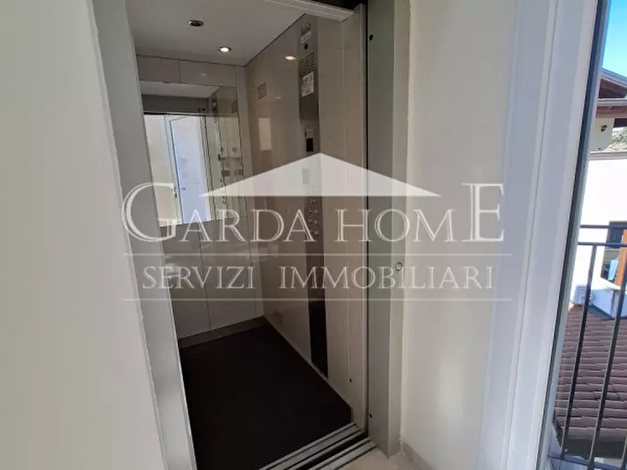 Immagine 28 di Appartamento in vendita  in Via Lecco a Desenzano Del Garda