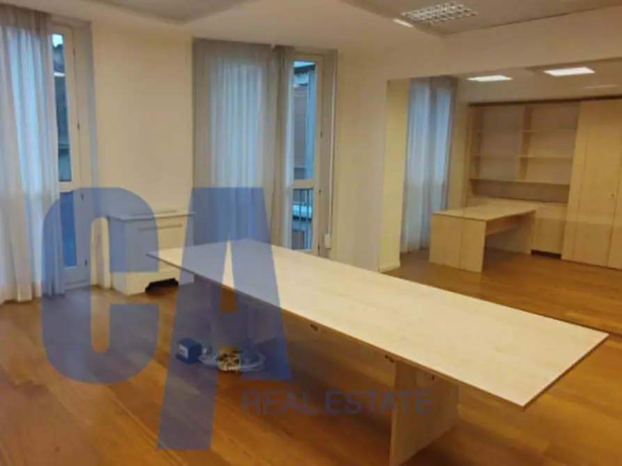 Immagine 4 di Ufficio in affitto  in VIA SENATO a Milano