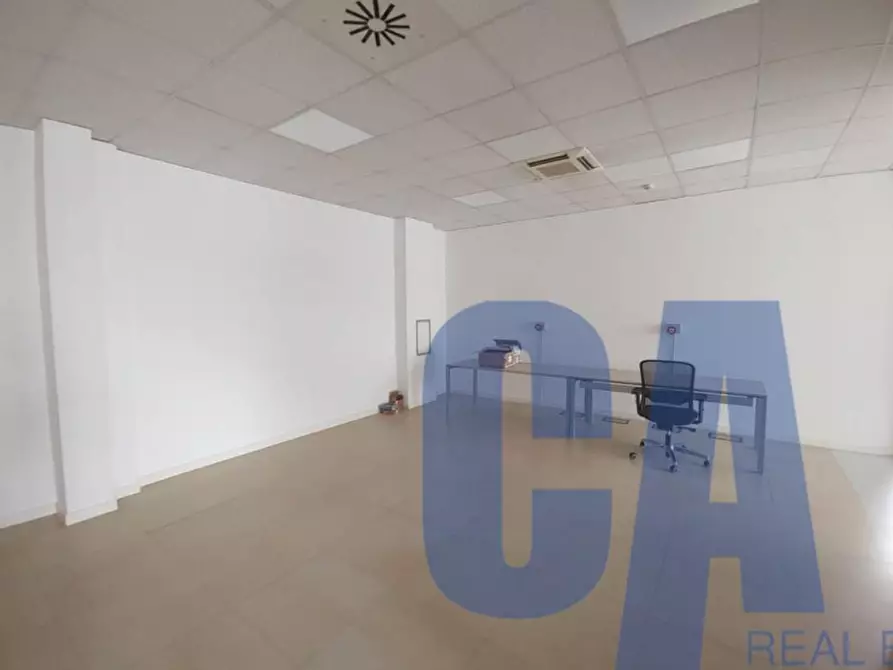 Immagine 11 di Ufficio in affitto  in VIA GROSIO a Milano