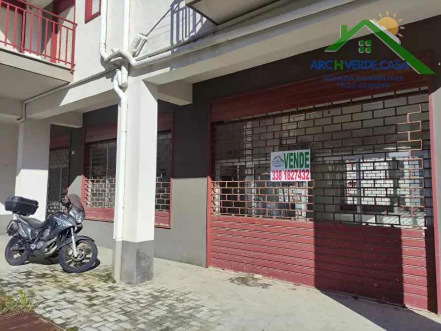 Immagine 1 di Negozio in vendita  a Canicattì